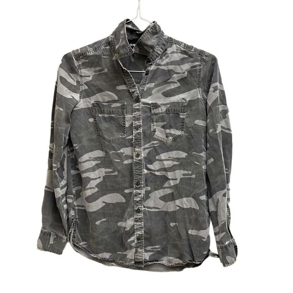 Express XSML camo button up cotton top - Picture 1 of 5